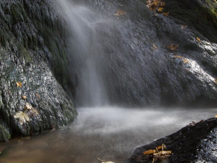 Filé d’eau féérique sur la cascade du Val